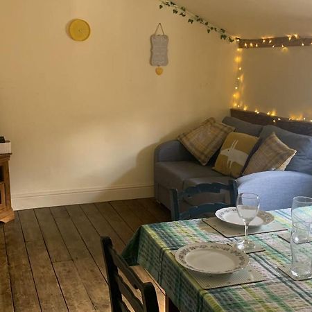 Becs Apartment Leominster Bagian luar foto