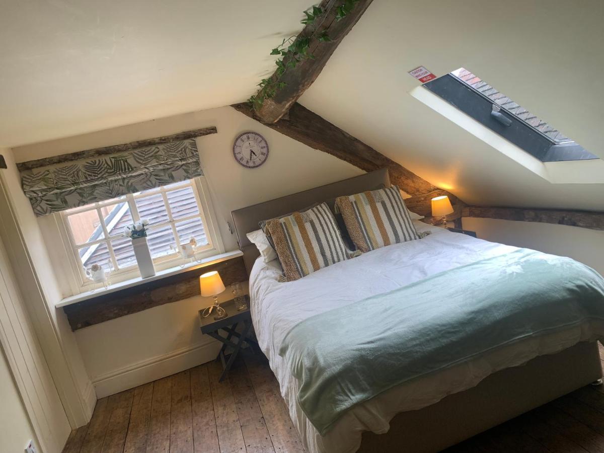 Becs Apartment Leominster Bagian luar foto
